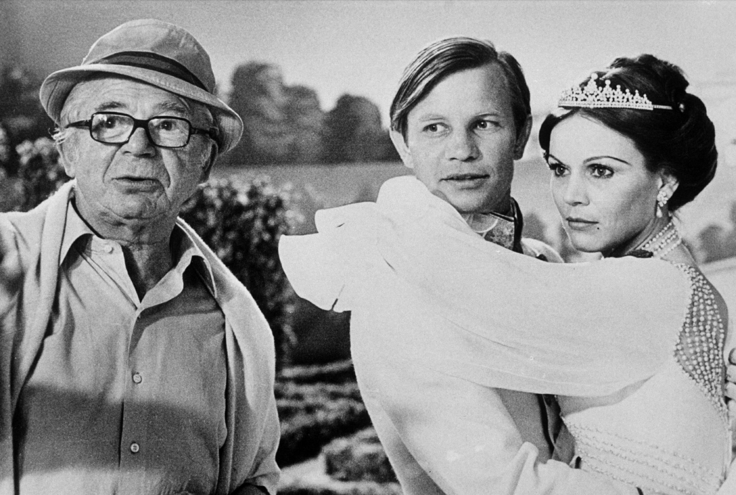 Wilder, Michael York and Marthe Keller on the set of ‘Fedora’ (1978)