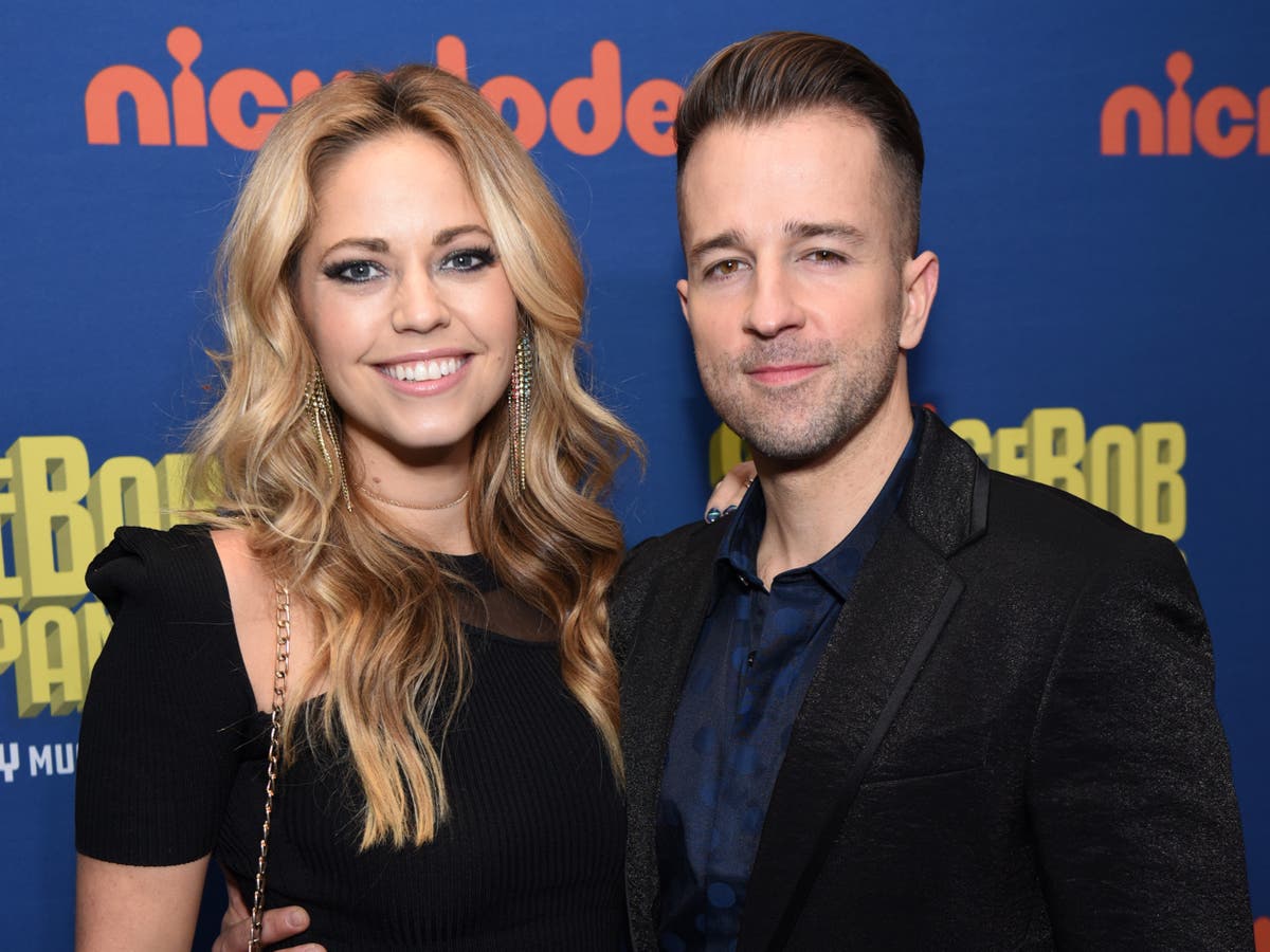 Theatre star accuses producers of firing her for getting pregnant right