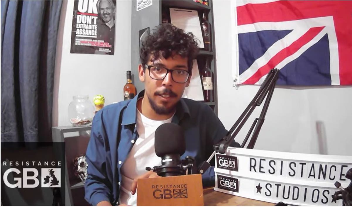 Man filmed confronting Michael Gove is ex-Tory councillor who says &lsquo;all men carry knives&rsquo;