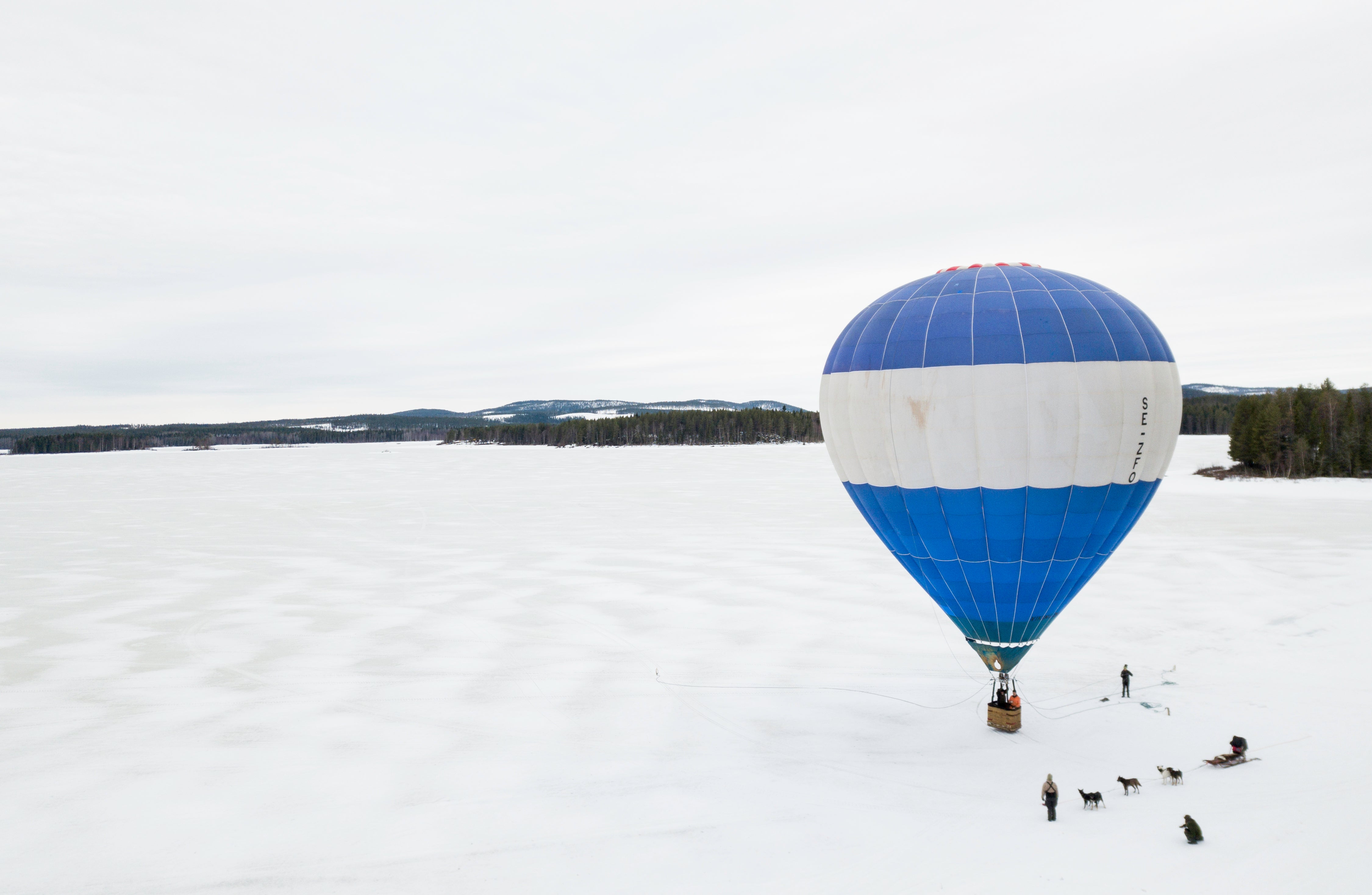 Balloon rides in the Arctic (DTW/PA)