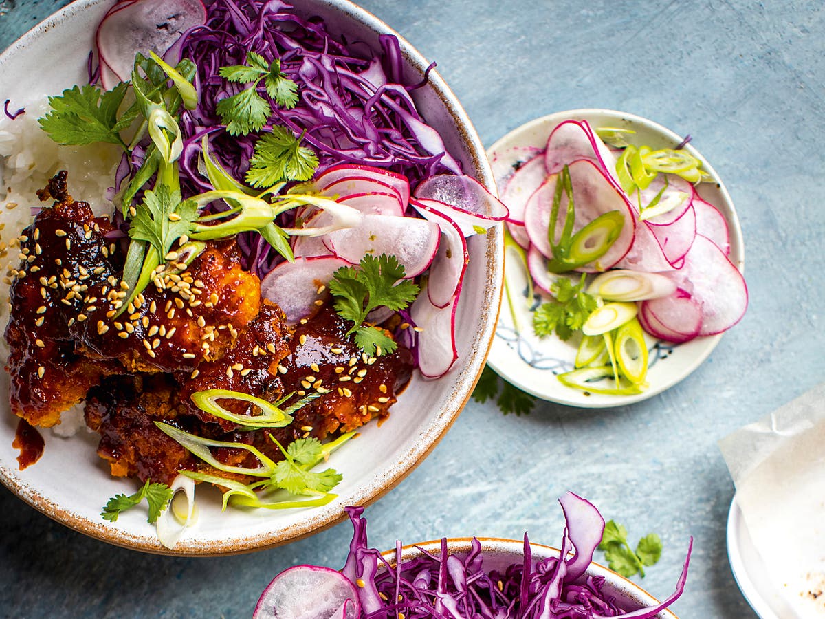 Make Korean fried chicken at home with the help of... cornflakes