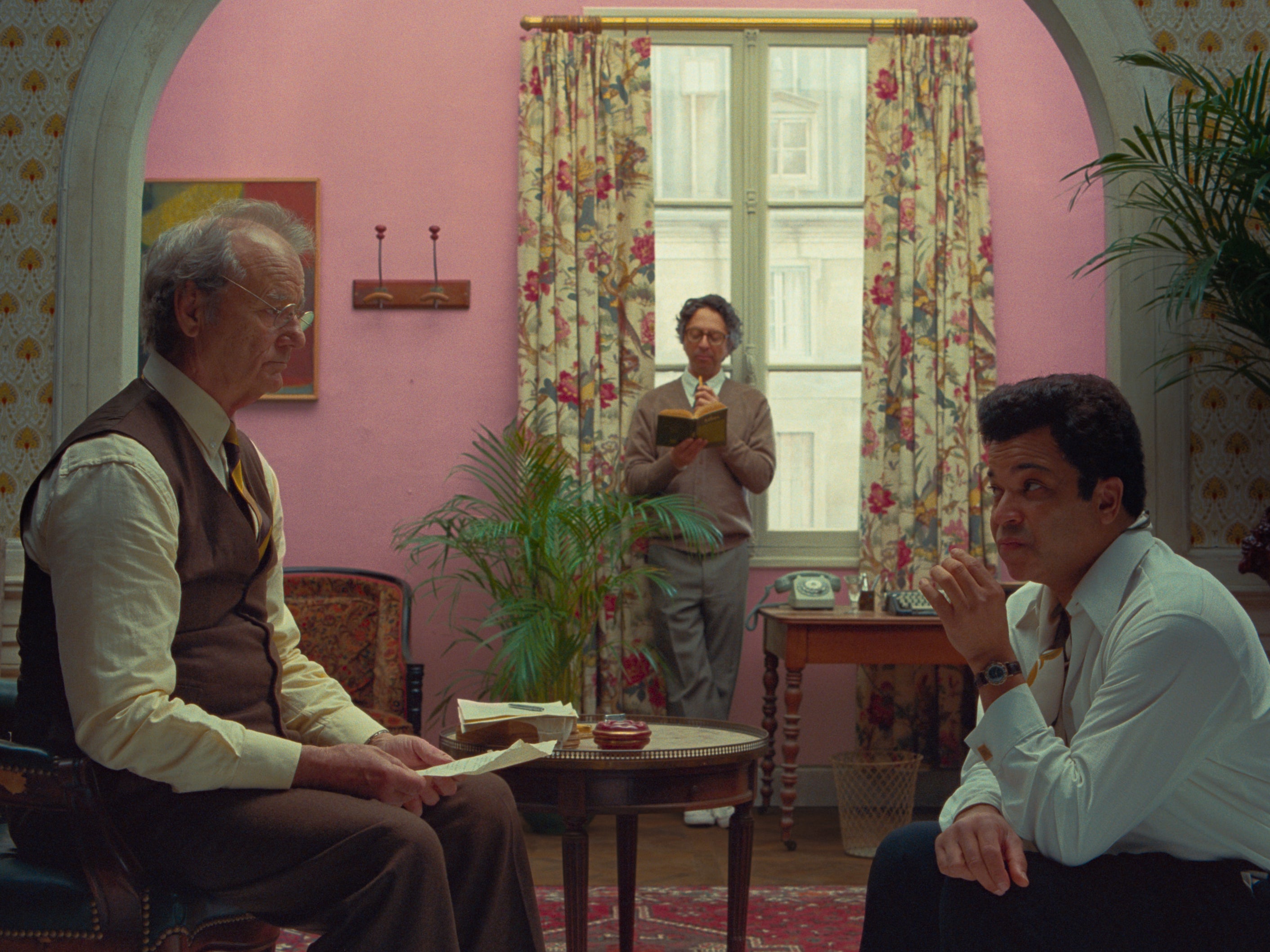 Bill Murray, Wally Wolodarsky, and Jeffrey Wright in ‘The French Dispatch’