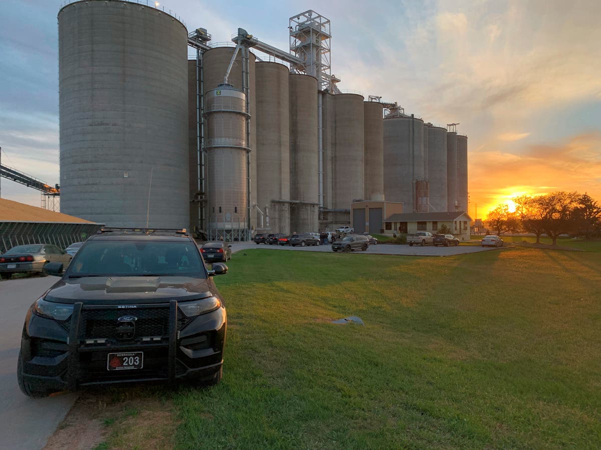 Police: Fired grain elevator worker shot 3 people, killing 1 Police: Fired grain elevator worker shot 3 people, killing 1