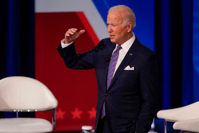 <p>El presidente Joe Biden participa en un ayuntamiento de CNN en el Baltimore Center Stage Pearlstone Theatre, el jueves 21 de octubre de 2021. </p>