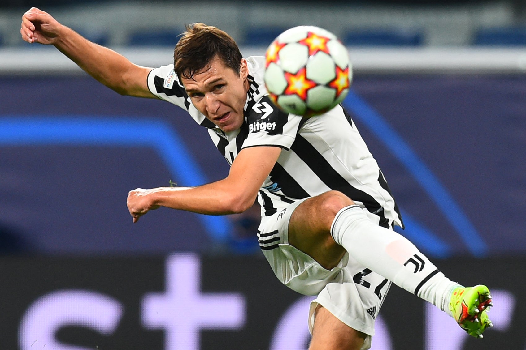 Federico Chiesa shoots the ball during the Champions League match against Zenit