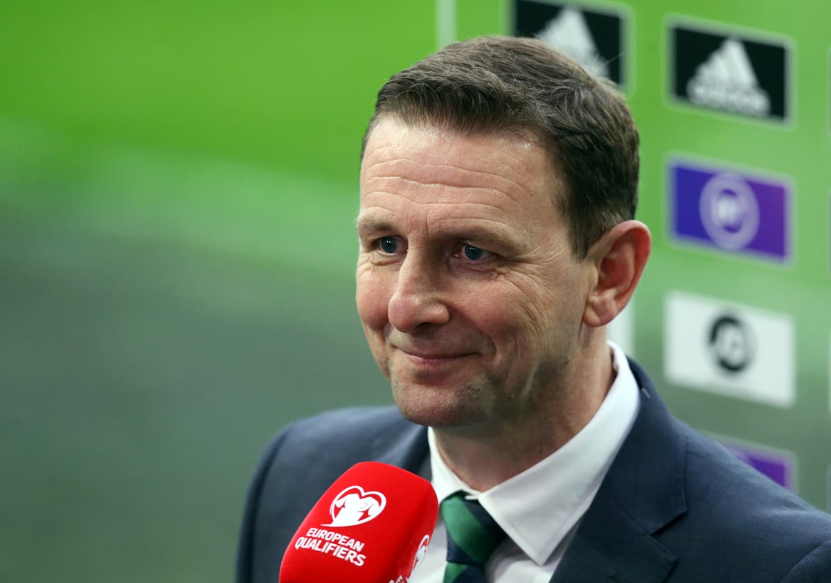 Ian Baraclough in talks over new Northern Ireland contract