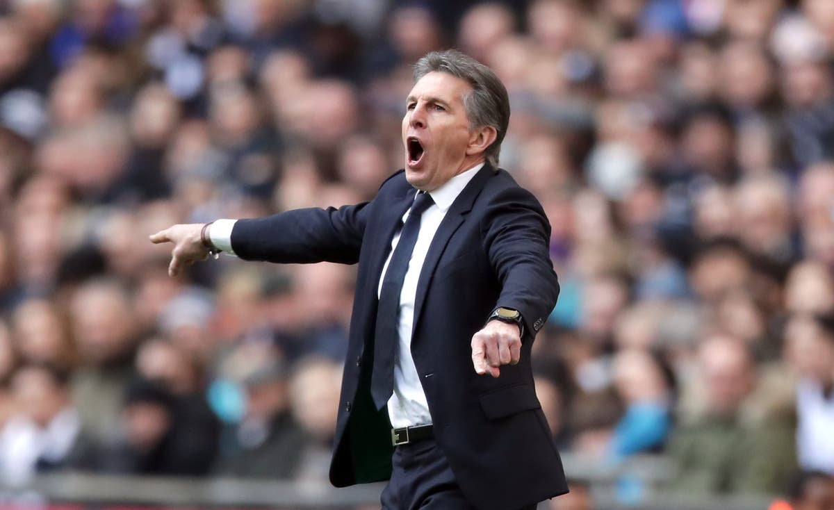 St Etienne fans delay Ligue 1 clash with protests against manager Claude Puel