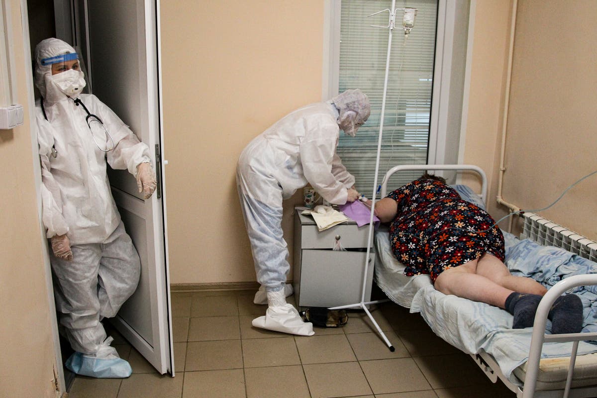Russian COVID spike persists, setting new death record