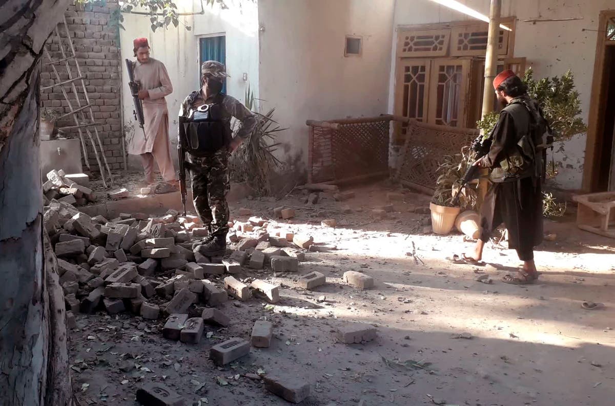 Roadside bombing targets Taliban, kills Afghan civilians 