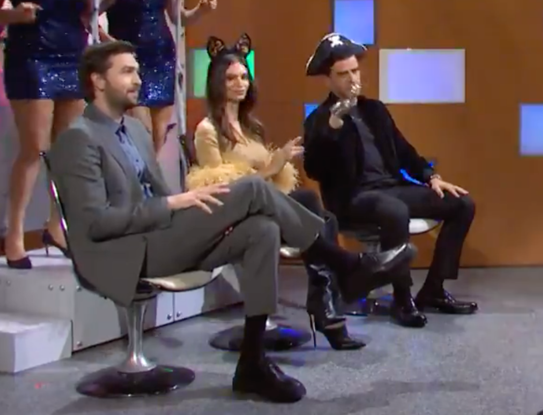 <p>Oscar Isaac, Emily Ratajkowski, and Nicholas Braun on ‘Saturday Night Live'</p>