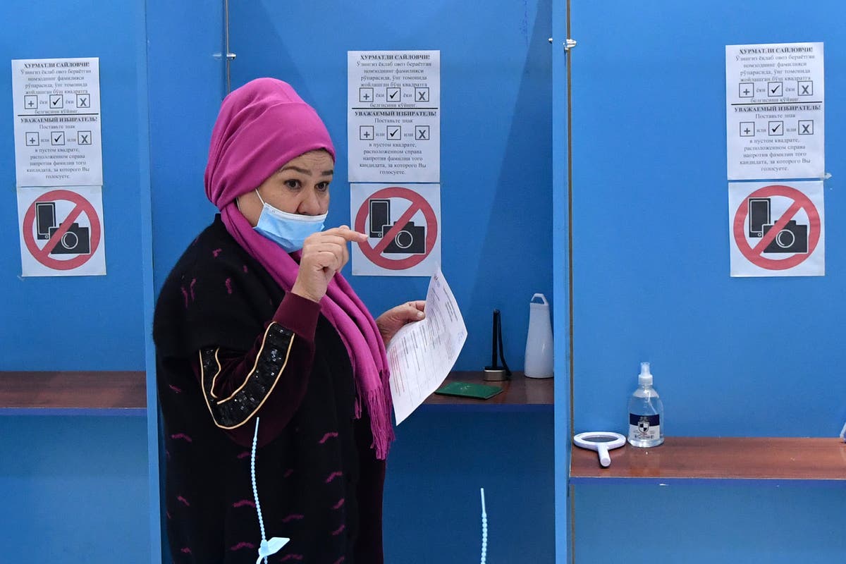 Uzbek president heading toward landslide win in elections