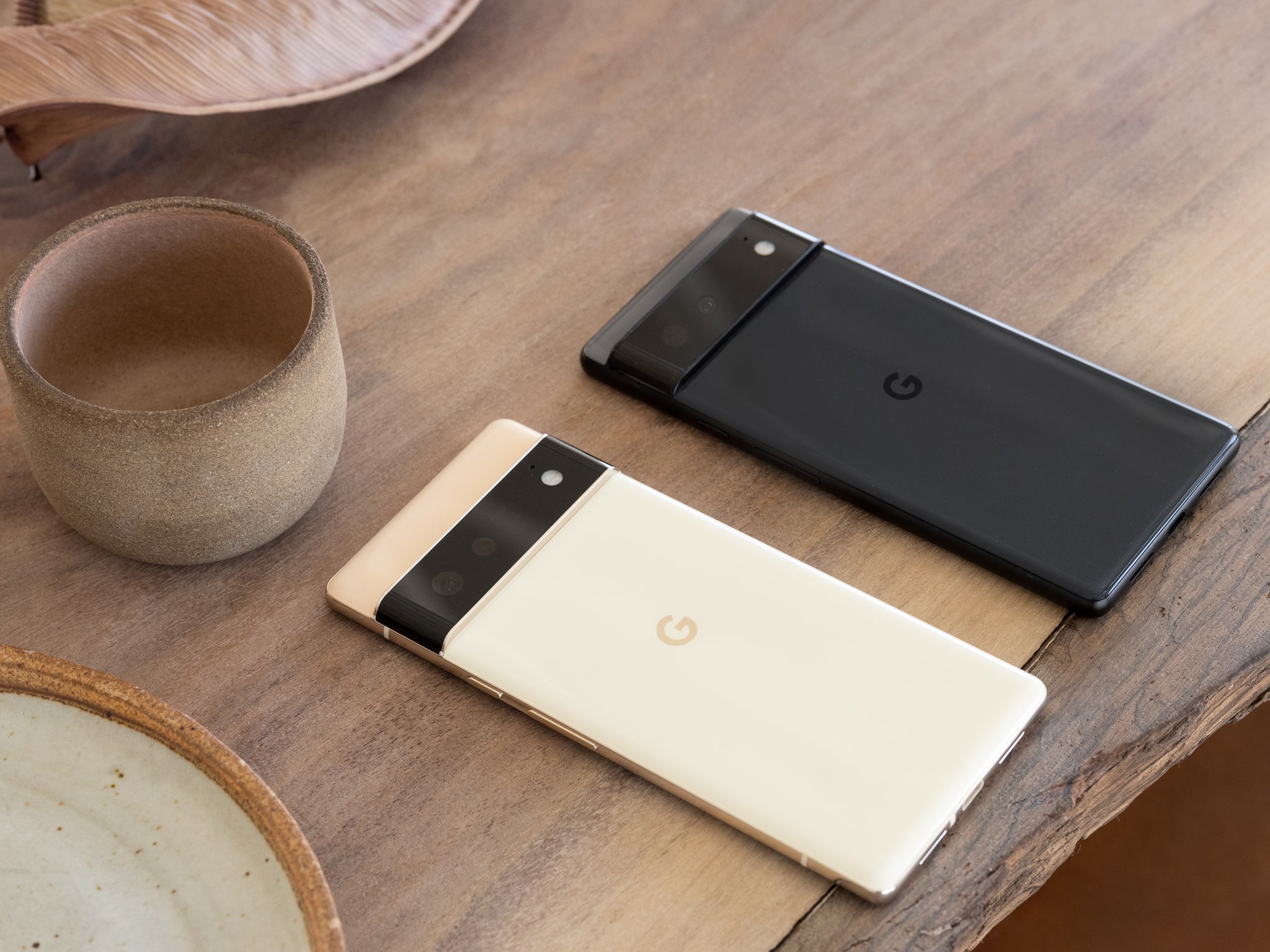 The Pixel 6 is only slightly smaller than the Pixel 6 pro