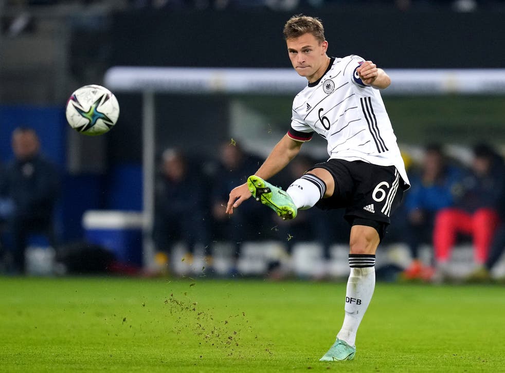 BAYERN MÚNICH-KIMMICH-VACUNA