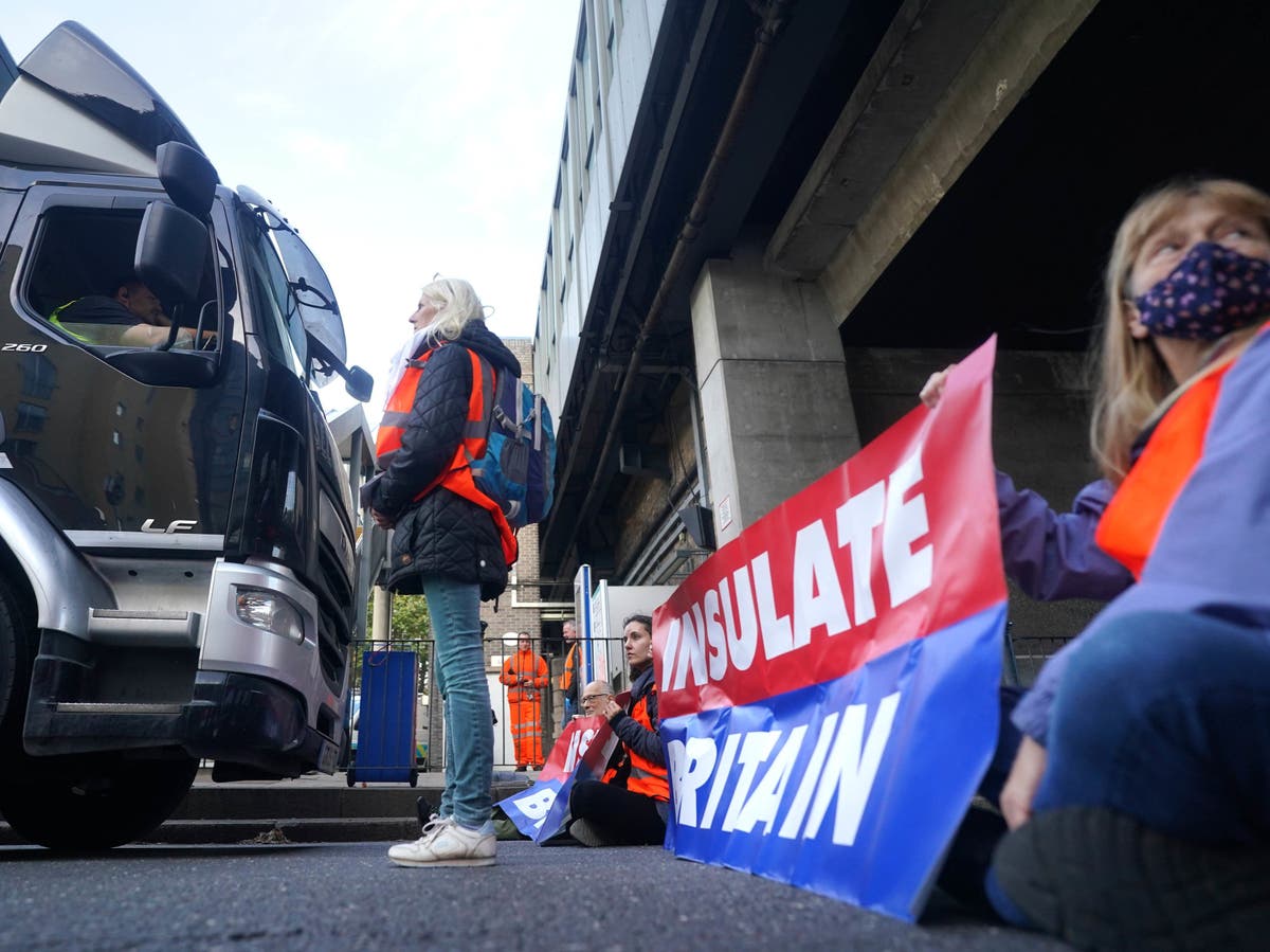 Insulate Britain declares M25 &lsquo;site of nonviolent civil resistance&rsquo;