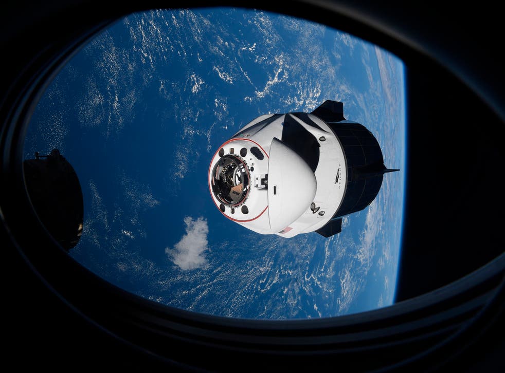 SPACEX-RETRETE ESPACIAL