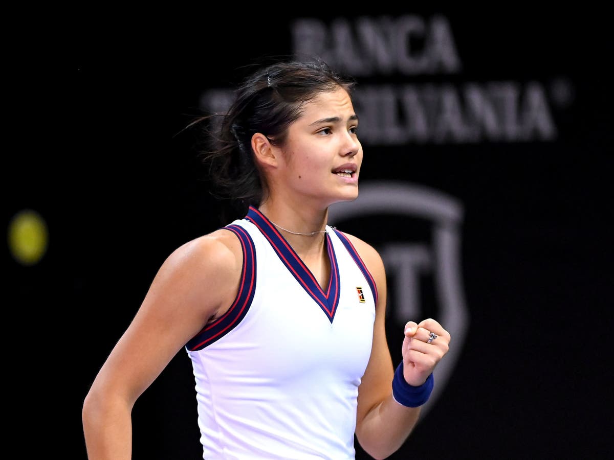 Emma Raducanu dedicates win to father after fighting past Polona Hercog at Transylvania Open