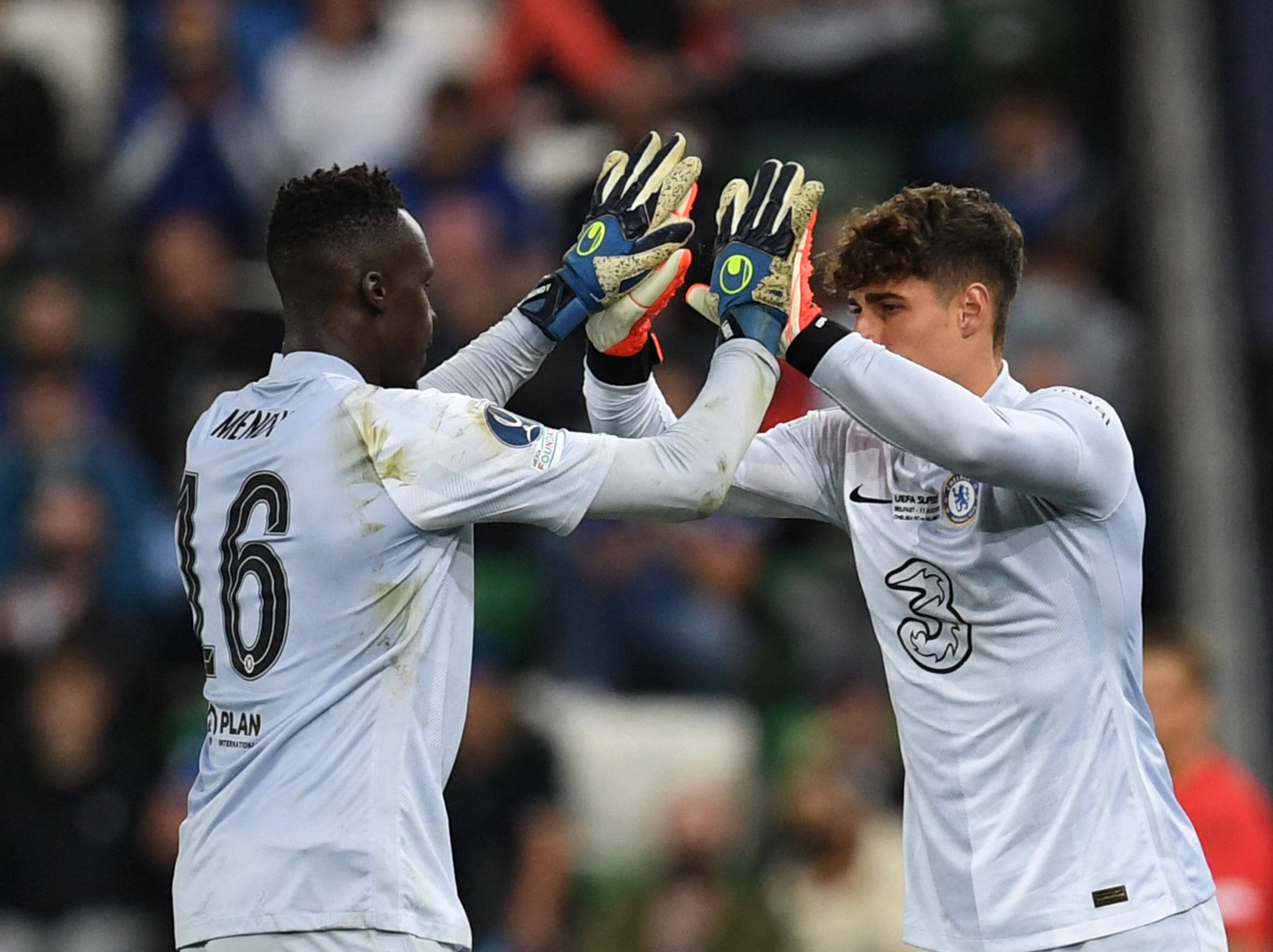 <p>Chelsea goalkeepers Edouard Mendy (left) and Kepa Arrizabalaga</p>