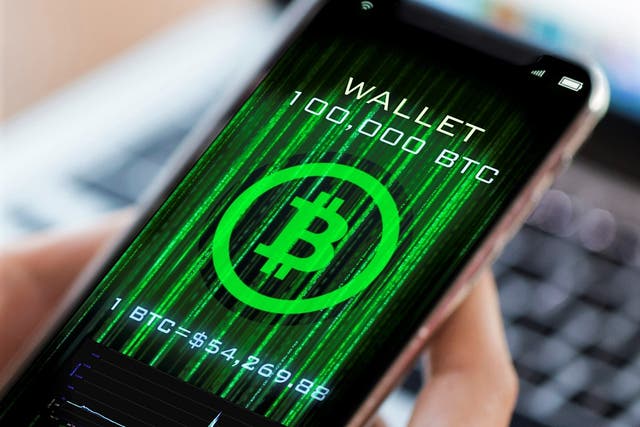 <p>A bitcoin wallet last active in May 2010 suddenly activated in October 2021</p>