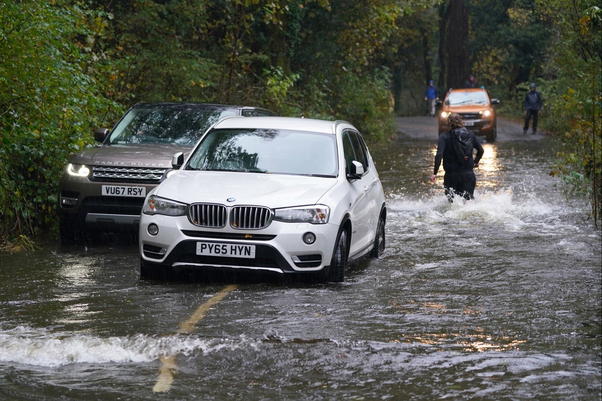 UK weather: Alert issued for heavy rain as Met Office warns floods possible