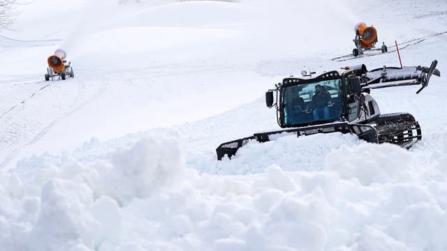 Virus Outbreak Ski Season