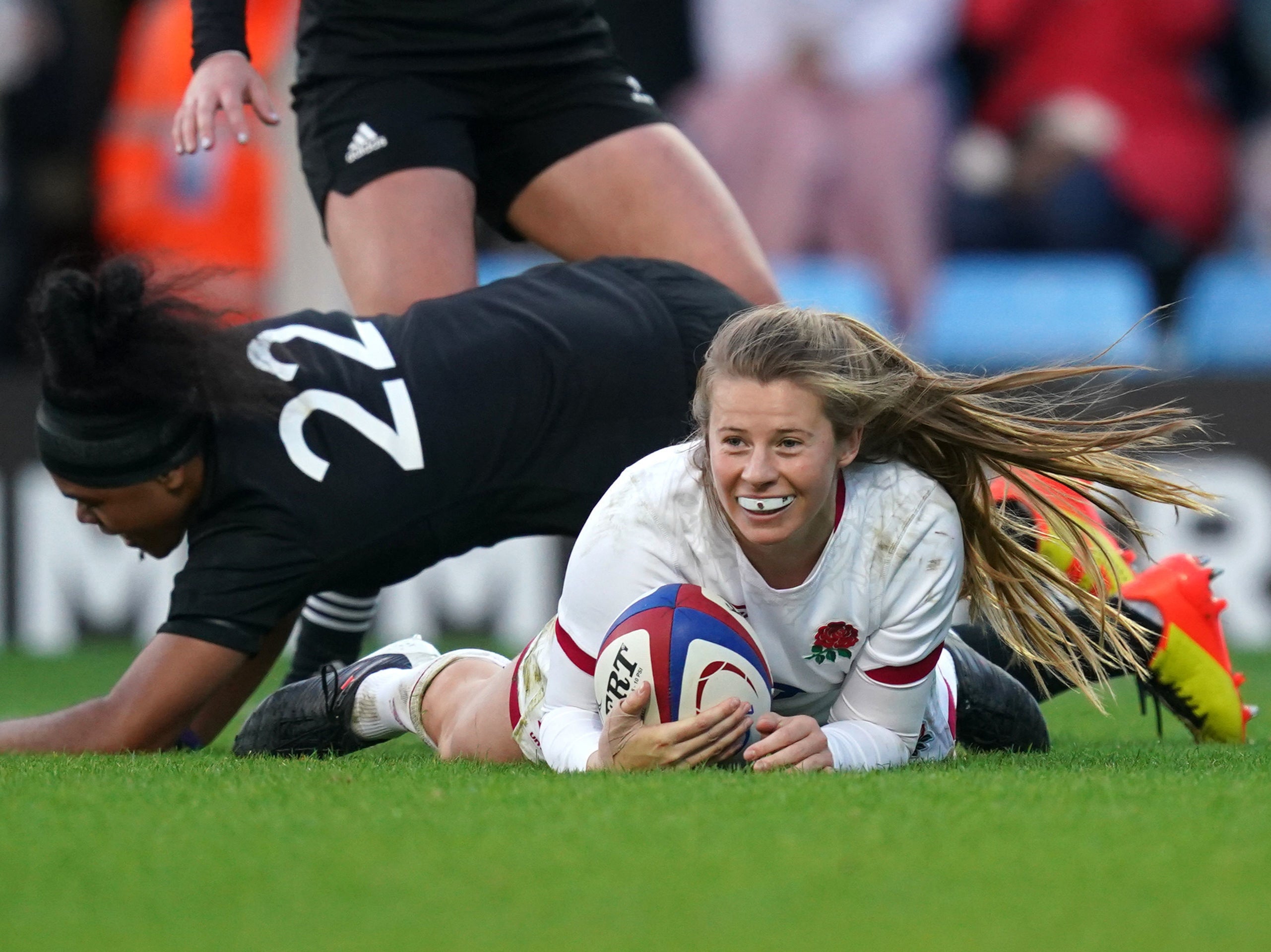 Zoe Harrison scores a try during the Women's Autumn International match at Sandy Park