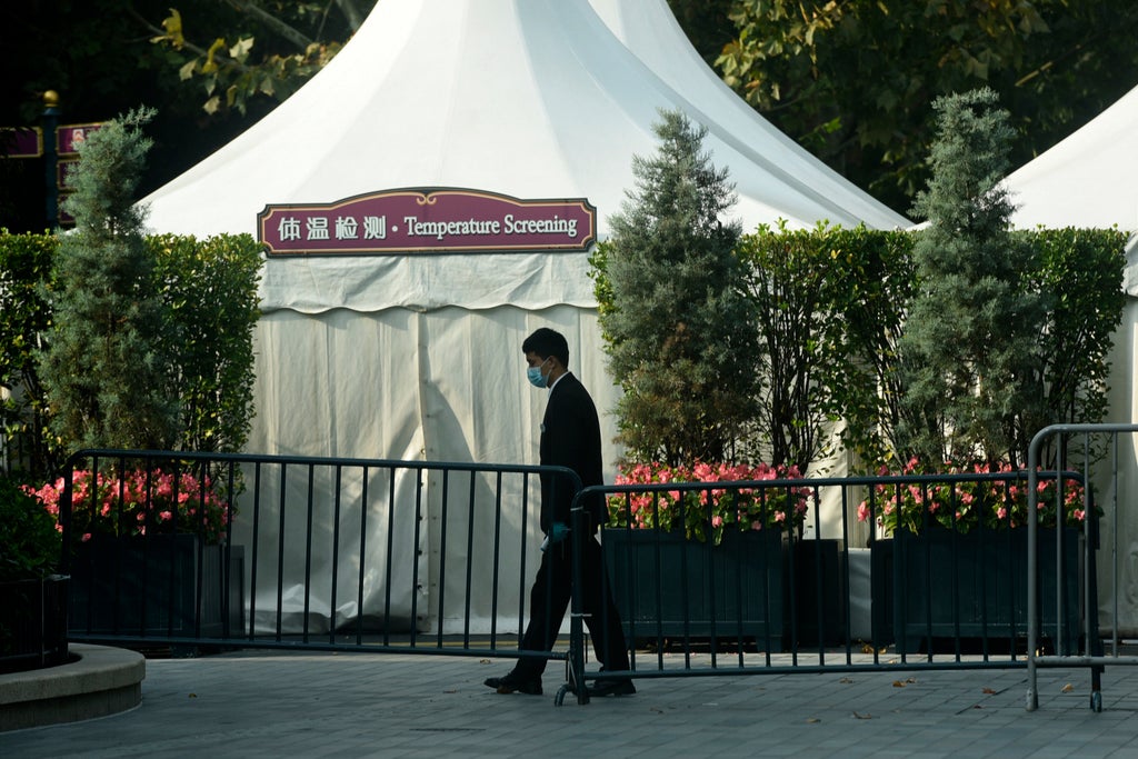 Shanghai Disneyland tests 33K, closes 2 days over 1 contact