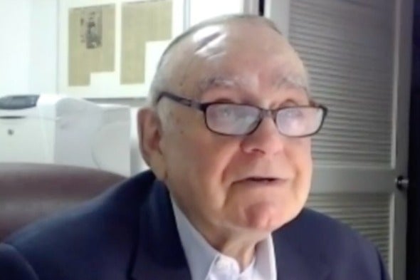 <p>Leon Cooperman dice que las propuestas originales de los legisladores para imponer impuestos a los multimillonarios en el paquete de gastos de Joe Biden eran una “tontería”.</p>