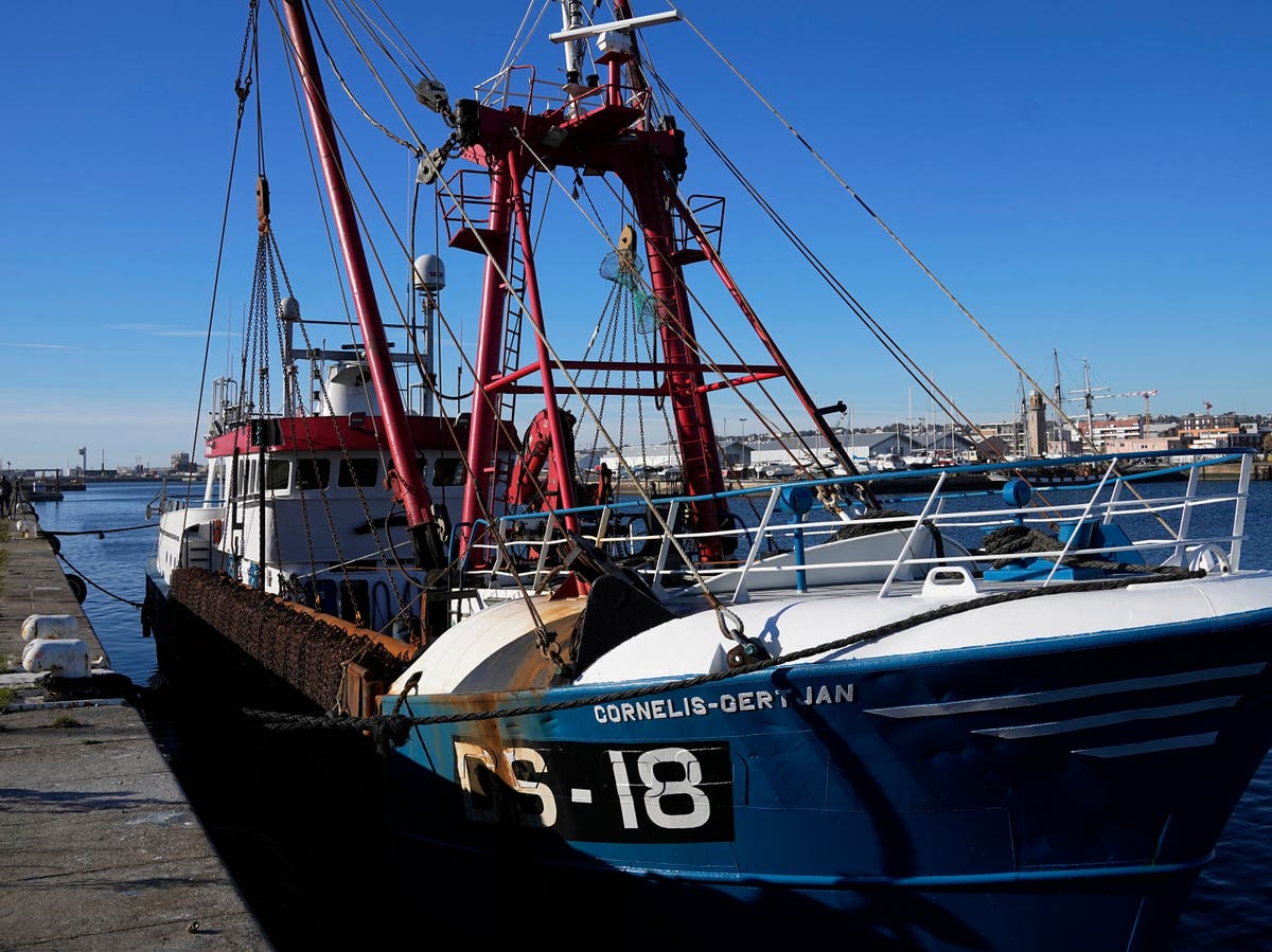British vessel remains held by French authorities, despite minister’s claim it had been released