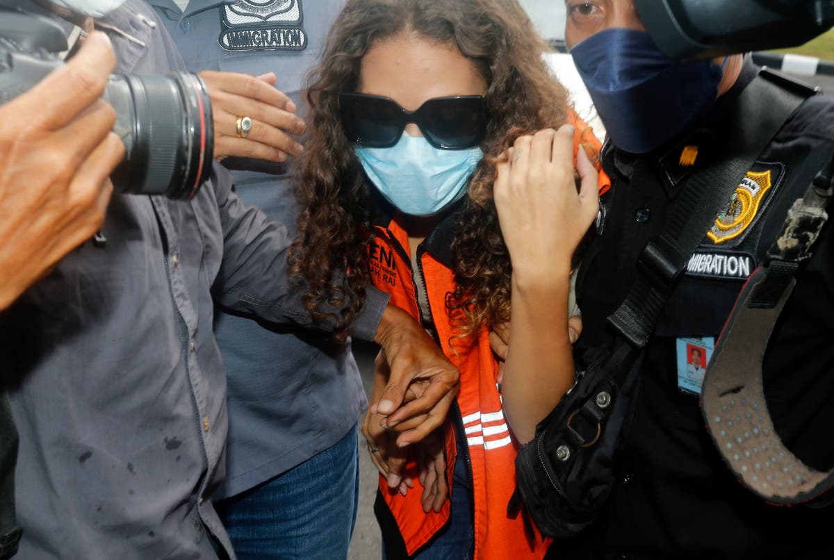 Indonesia deporting Chicago woman who helped kill mother