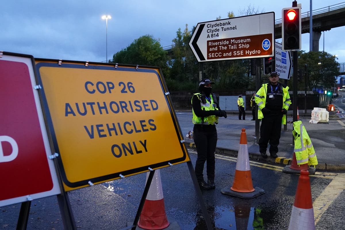 Police apologise after Cop26 diversions force women to walk through park at night