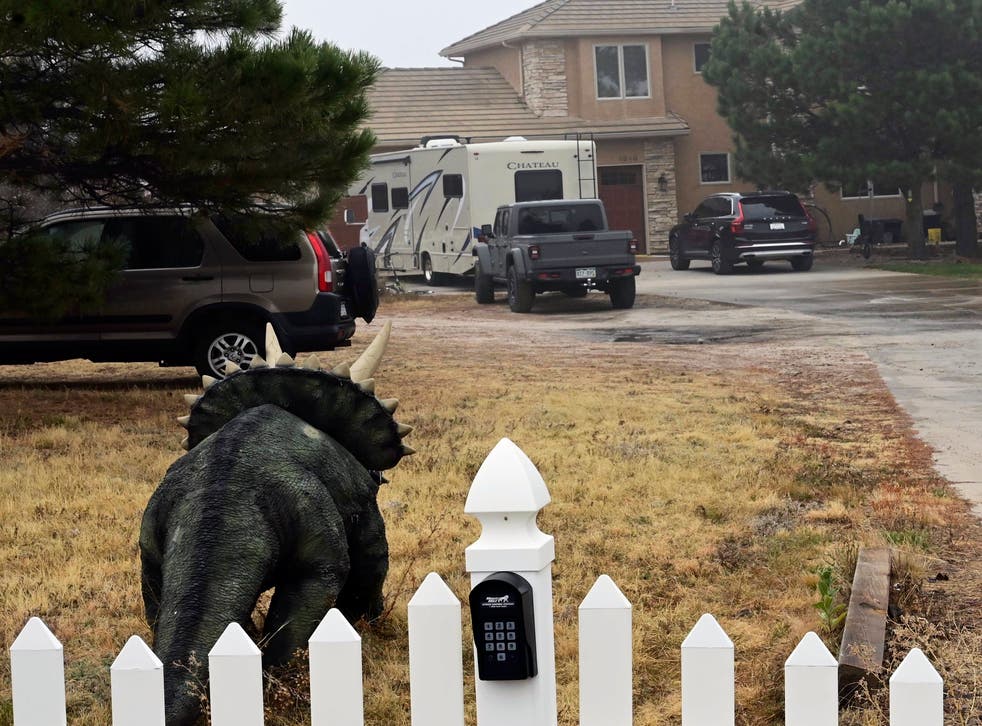 COLORADO HOMICIDIOS SUICIDIO