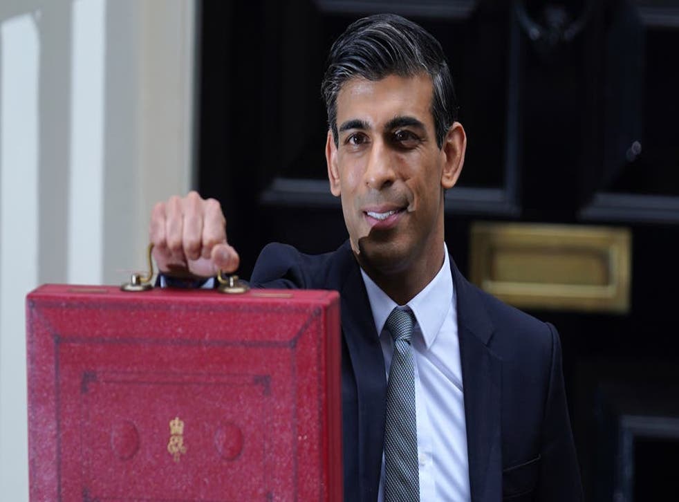 <p>Slick and sharp: Rishi Sunak is a presentational whizz but Britain is still getting poorer  </p>