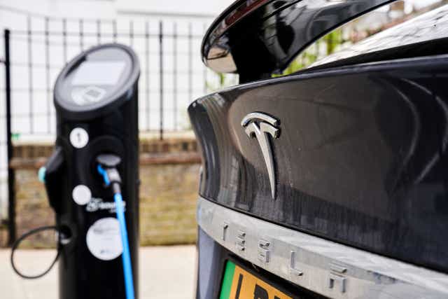 Desde marzo, los pasajeros en el centro de Londres han podido solicitar que los recoja un automóvil completamente eléctrico (John Walton / PA)