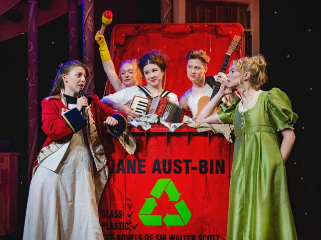 De LR: Christina Gordon, Tori Burgess, Isobel McArthur, Hannah Jarrett-Scott, Meghan Tyler