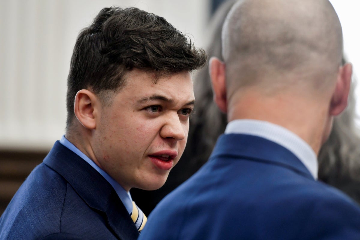 Kyle Rittenhouse trial: Teenager opened fire seconds after someone else ...