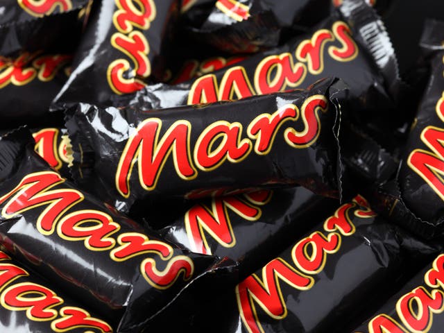 <p>Mars pledges to make chocolate bars sold in the UK carbon neutral by 2023</p>