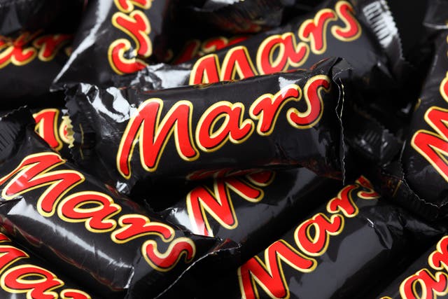 <p>Mars pledges to make chocolate bars sold in the UK carbon neutral by 2023</p>