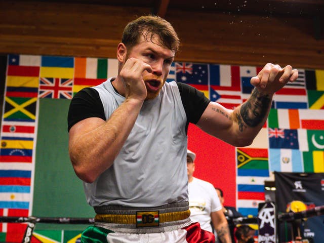 <p>Canelo Alvarez trains ahead of his super-middleweight showdown with Caleb Plant</p>