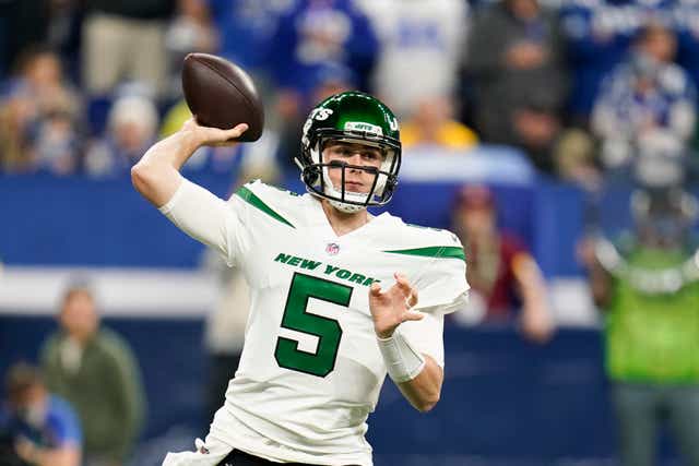 New York Jets quarterback Mike White (5) throws during the first half of an NFL football game against the Indianapolis Colts (Michael Conroy/AP)