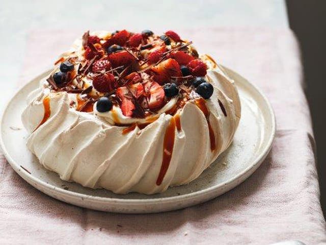 <p>Sometimes pavlova can be tricky, but this one is easy </p>
