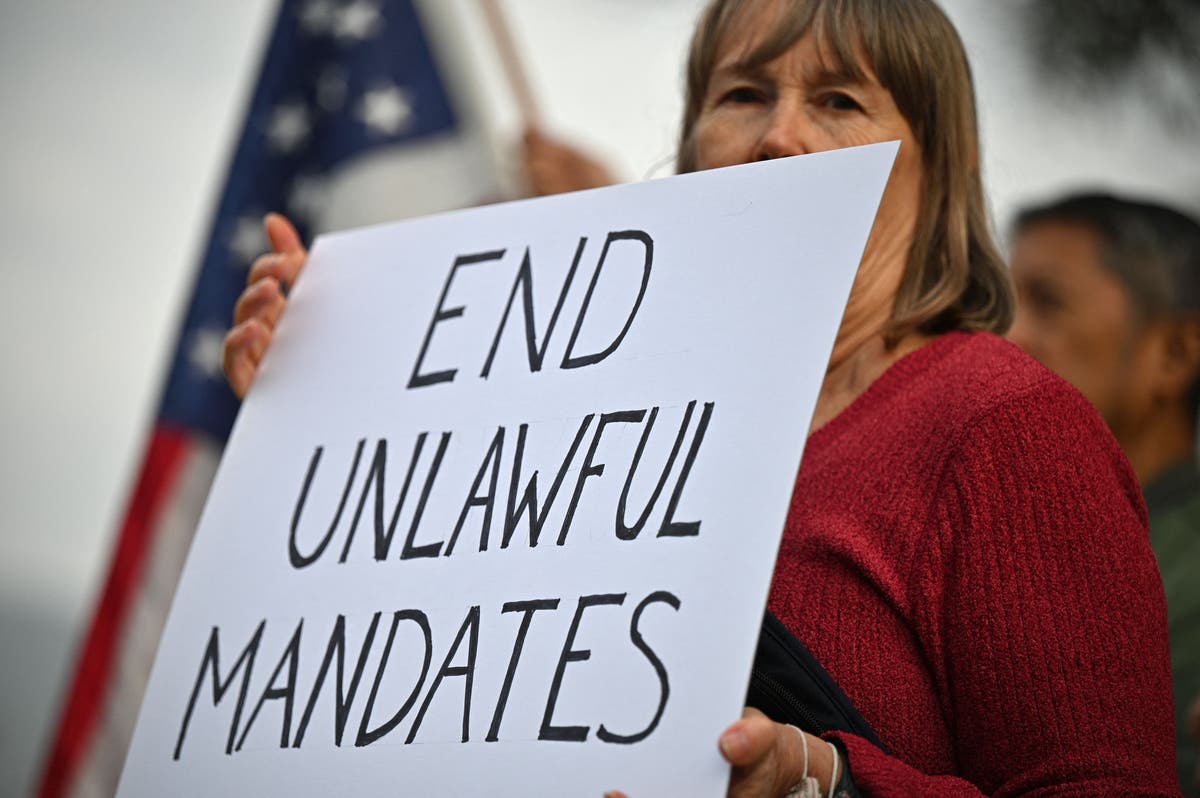 White House vaccine mandate ‘temporarily’ suspended after court blocks enforcement action White House vaccine mandate ‘temporarily’ suspended after court blocks enforcement action