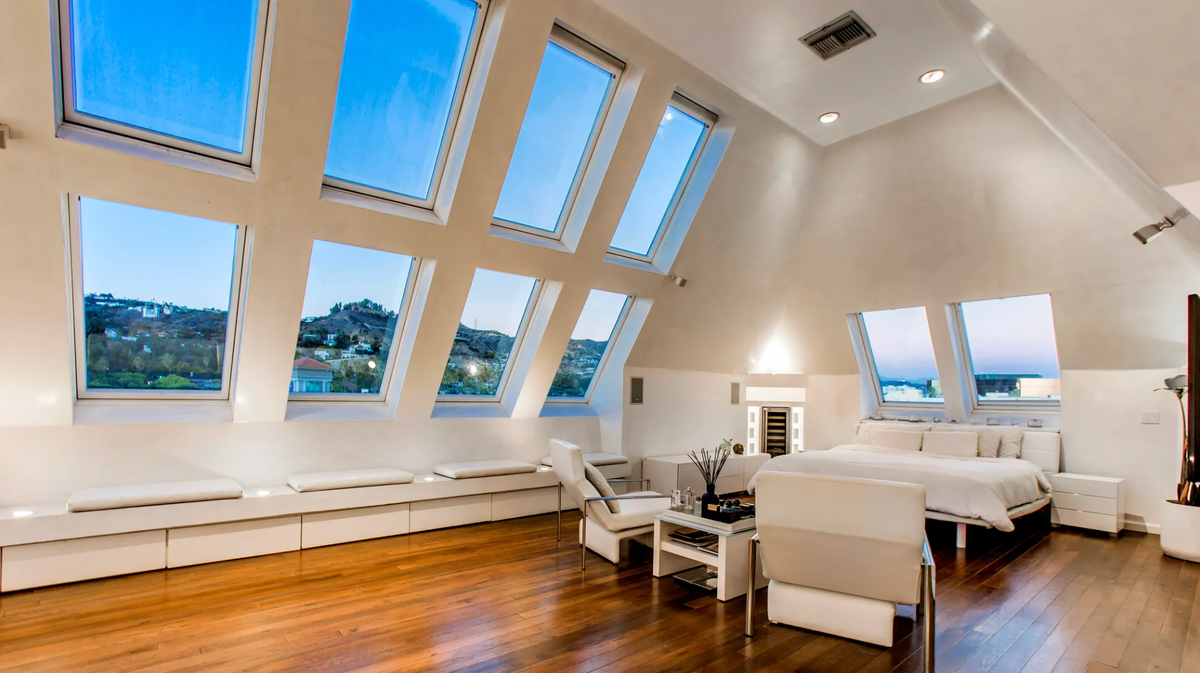 Marilyn Monroe&rsquo;s former $2.5m Hollywood penthouse for sale 