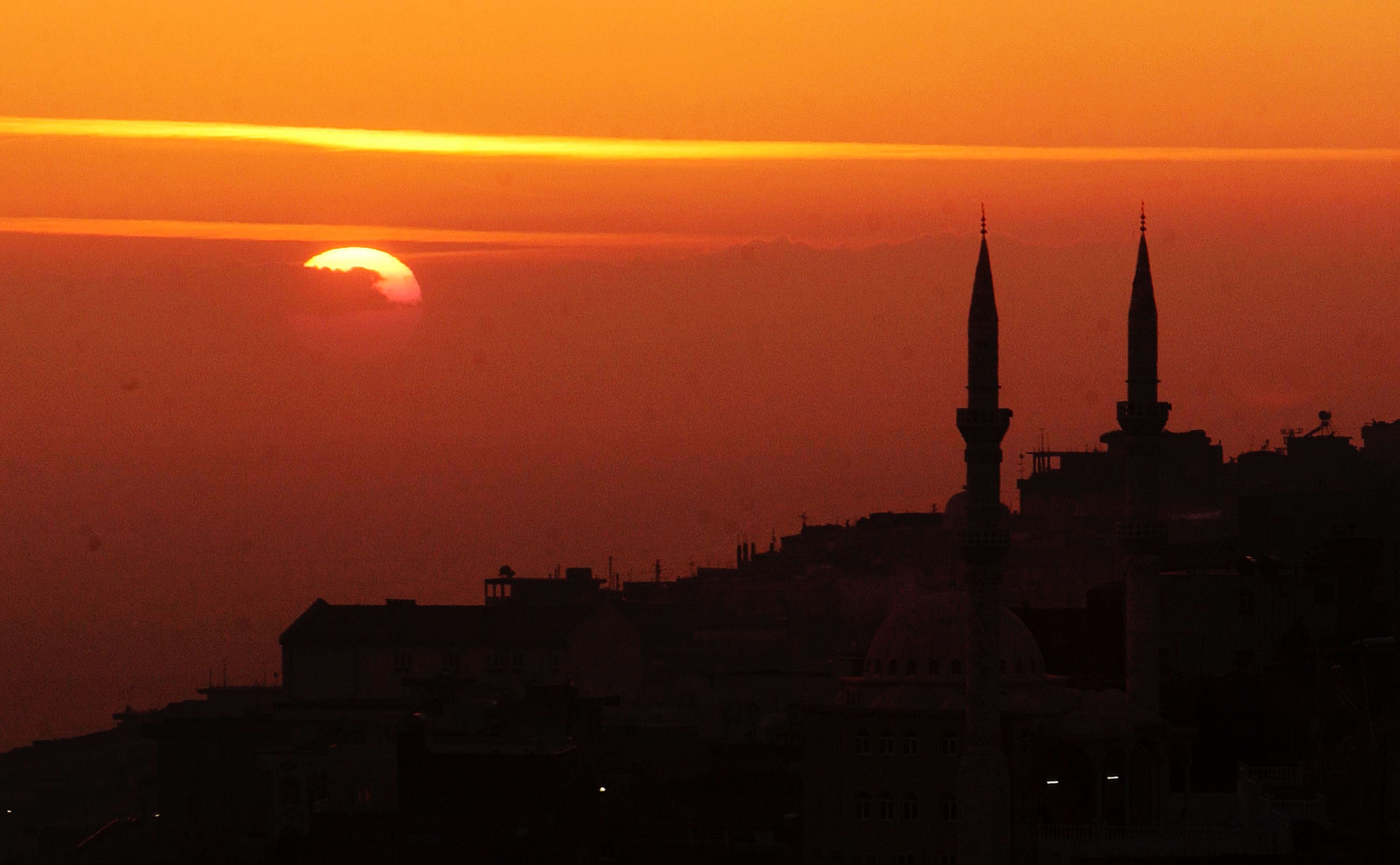 <p>68 million people already face heat stress around the globe </p>