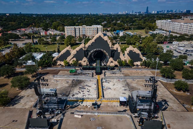 <p>The Astroworld main stage where Travis Scott was performing</p>