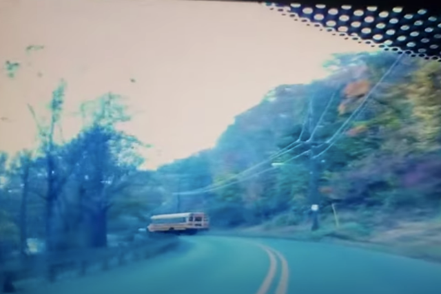 <p>Dashcam captures the moment a school bus fell into Bushkill Creek in Pennsylvania. Screengrab</p>