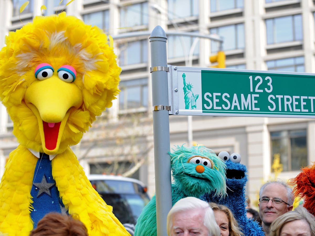 Big Bird tweeting about his Covid vaccine isn't propaganda, whatever ...