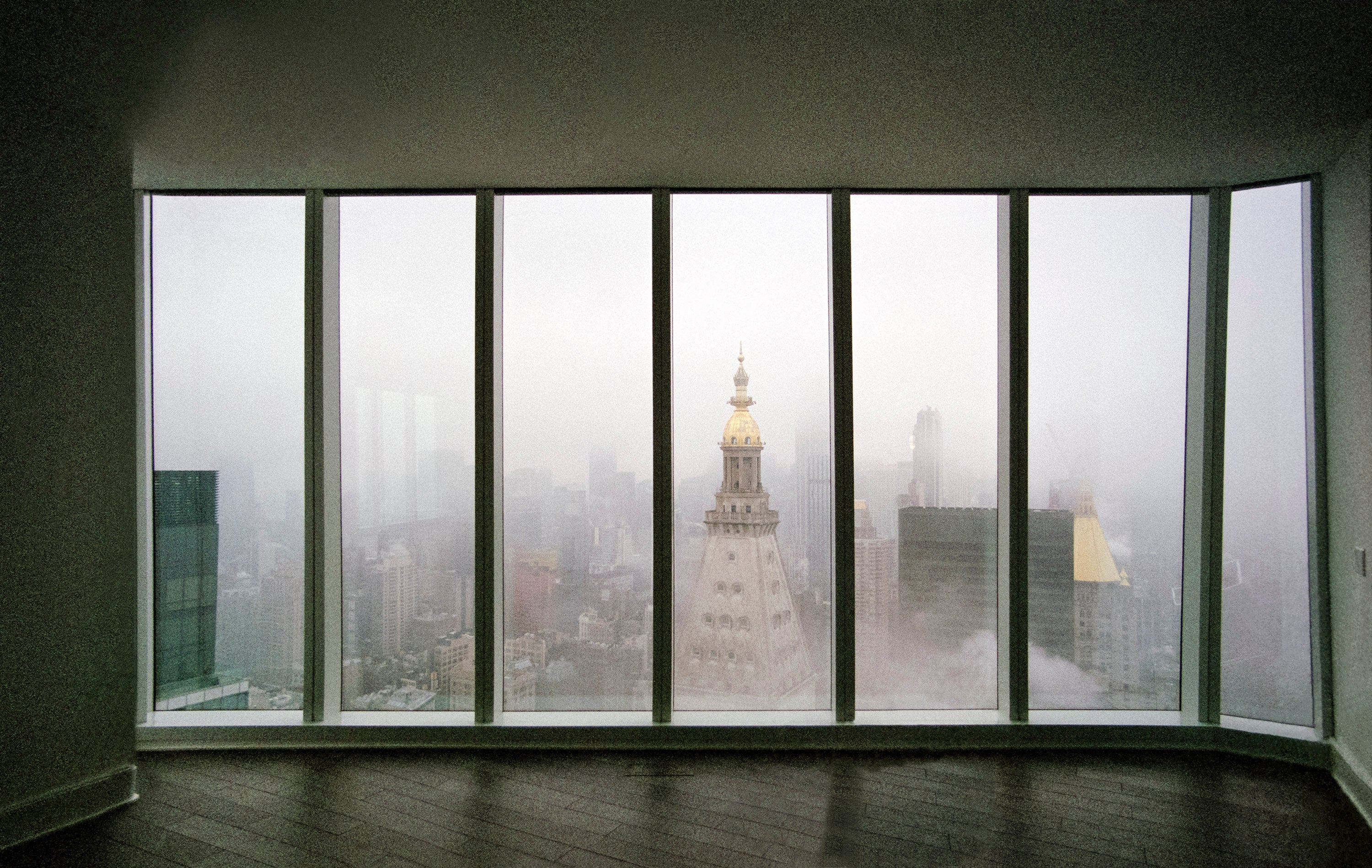 Clouded northern view of the Met Life Tower from one of the upper floor living rooms at Kohn Pedersen Fox Associates’ Madison Square Park Tower.