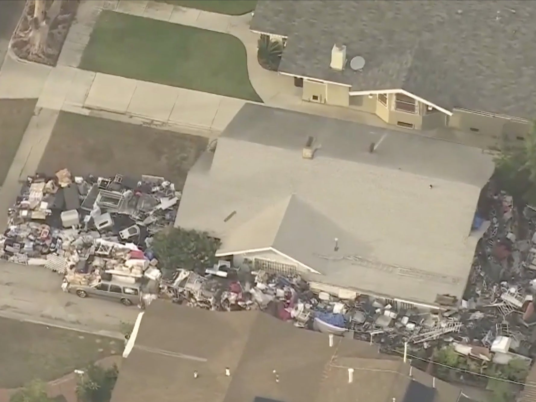 <p>Los Angeles hoarder house</p>