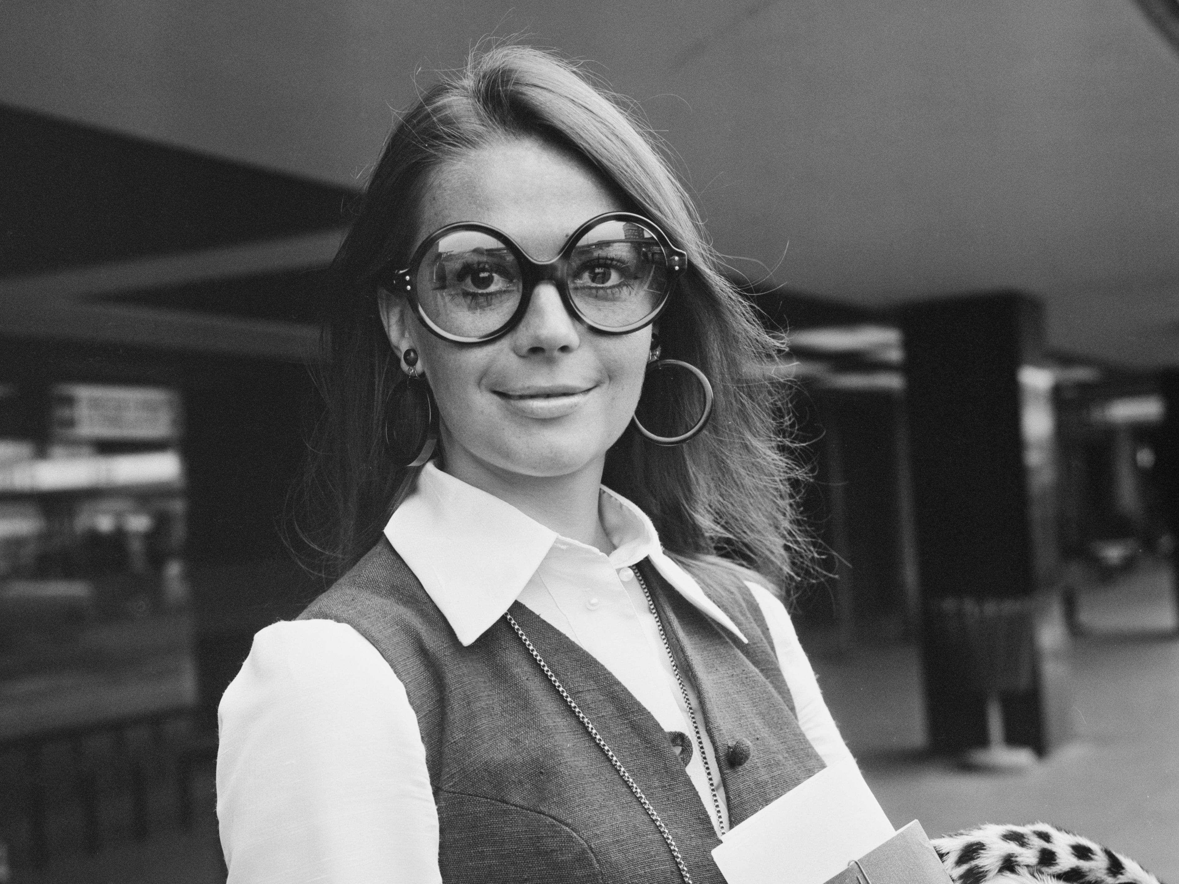 <p>Natalie Wood arrives at Heathrow Airport in London on 9 July 1968</p>