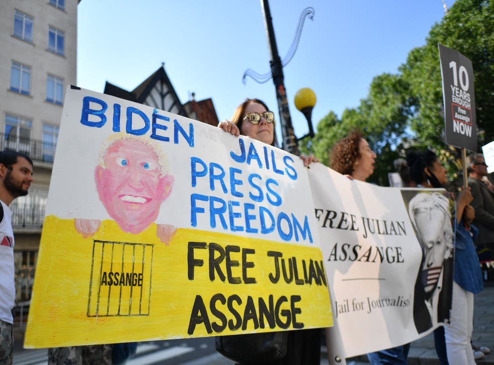 <p>Julian Assange extradition attempt started by Donald Trump but continued by Joe Biden</p>